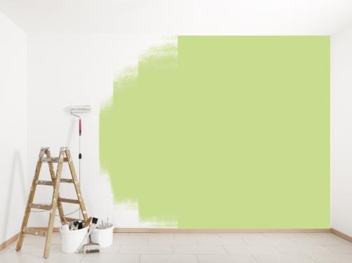 Η απόχρωση περιμετρικά της τοιχοποιίας όταν εφαρμόζεται με πινέλο δείχνει πιο σκούρα, απ’ ότι στον υπόλοιπο τοίχο που το χρώμα έχει εφαρμοστεί με ρολό (φαινόμενο κορνίζας)